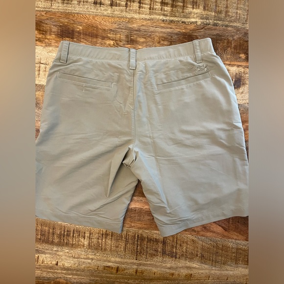 Under Armour casual shorts, men’s size 36 - Picture 2 of 3